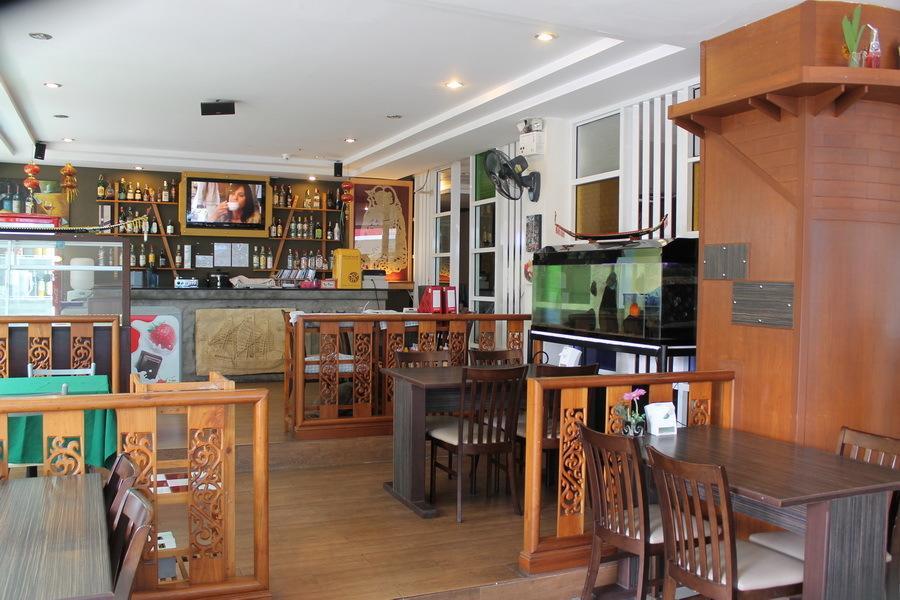 Triple Rund Place Hotel 2*