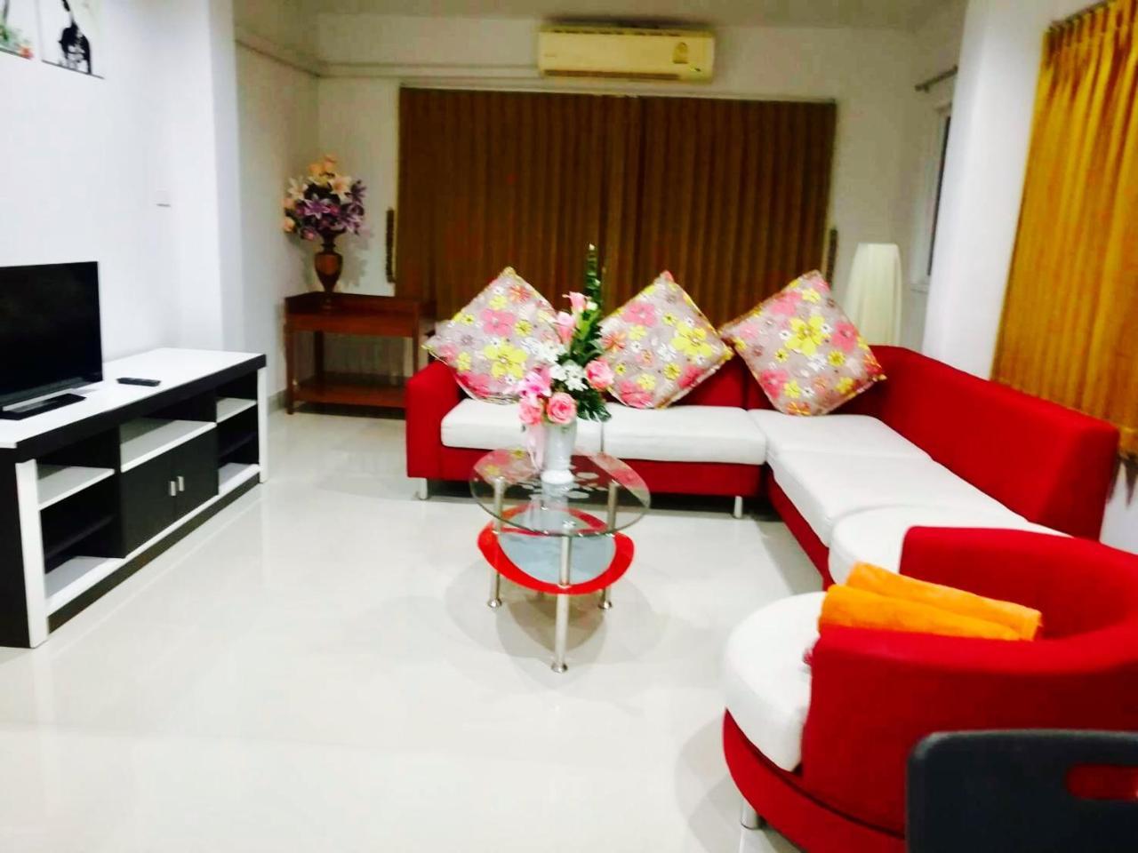 Aparthotel Siray House 2*