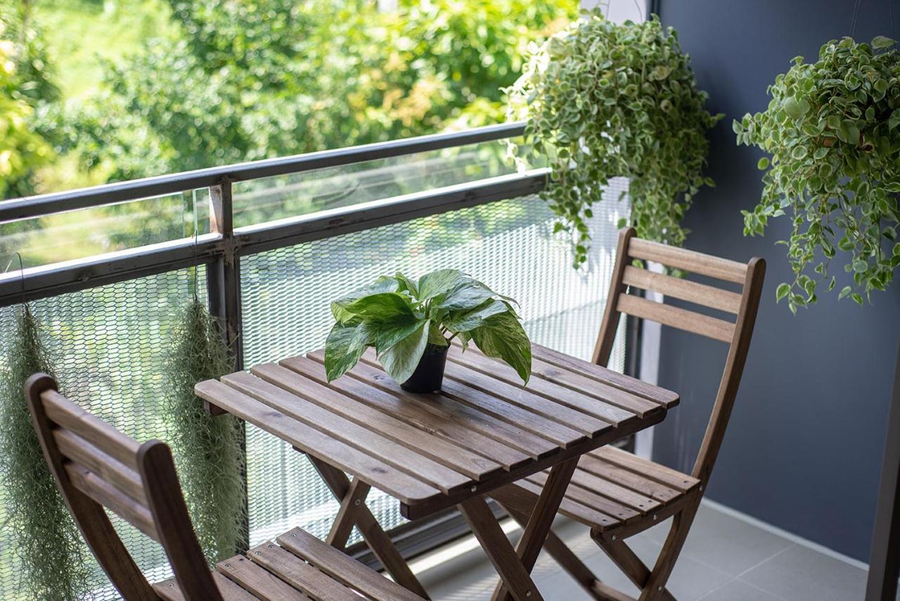 Stay@kata Poshtel Karon