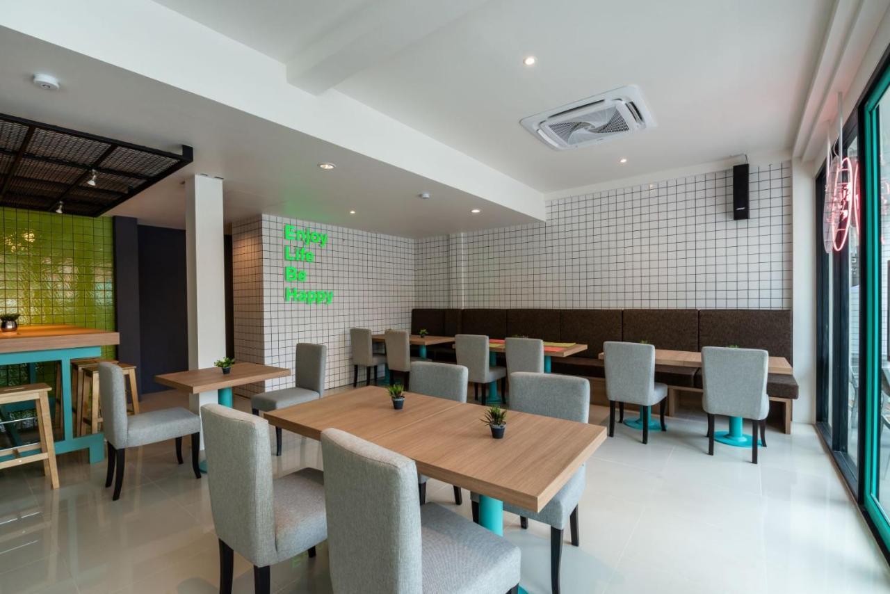 Stay@kata Poshtel Karon