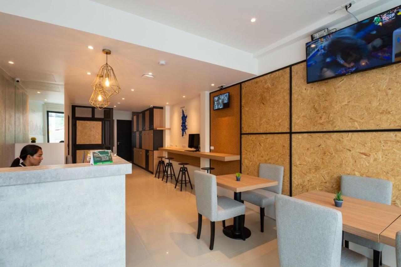 Stay@kata Poshtel Karon