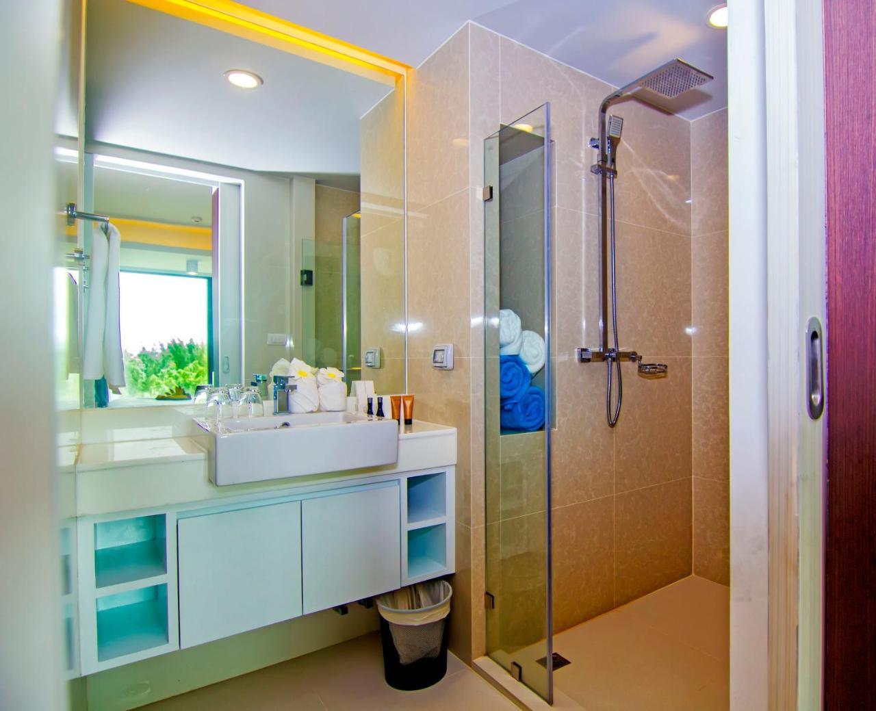 The Aristo By Holy Cow, 2-br, Mountain View Apartment Bang Tao Beach (Phuket)