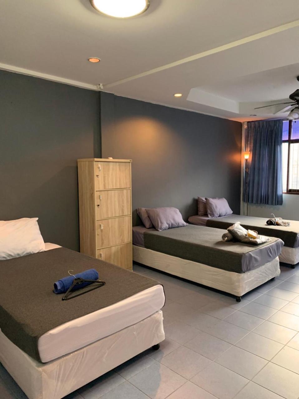 Bandai Ll Poshtel Phuket