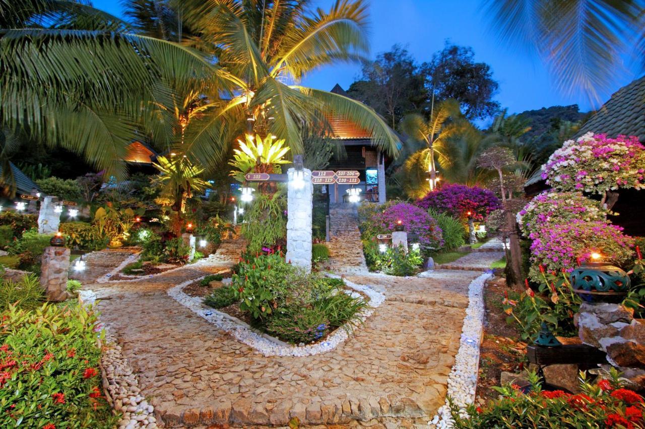 Boomerang Village 3*