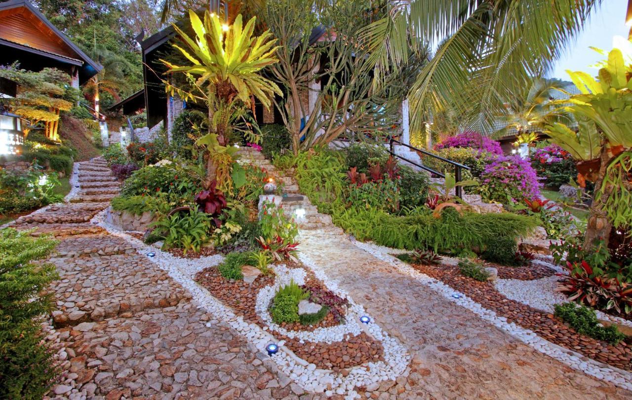 Boomerang Village Resort 3*