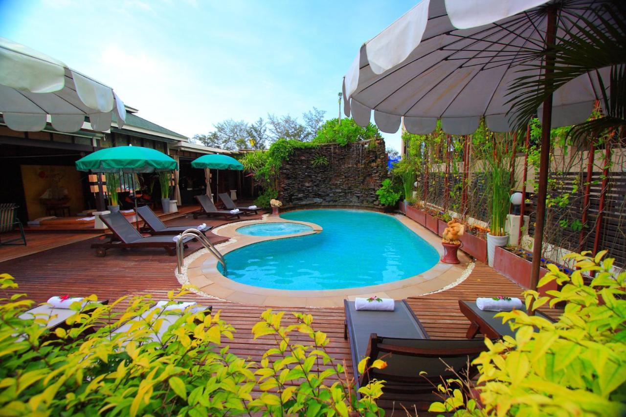 The Royal Palm Front 3*