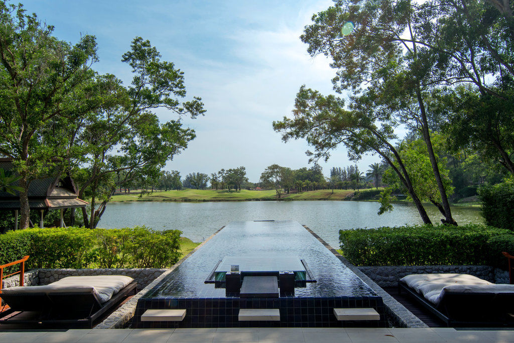 Double Pool By Banyan Tree Resort 5*