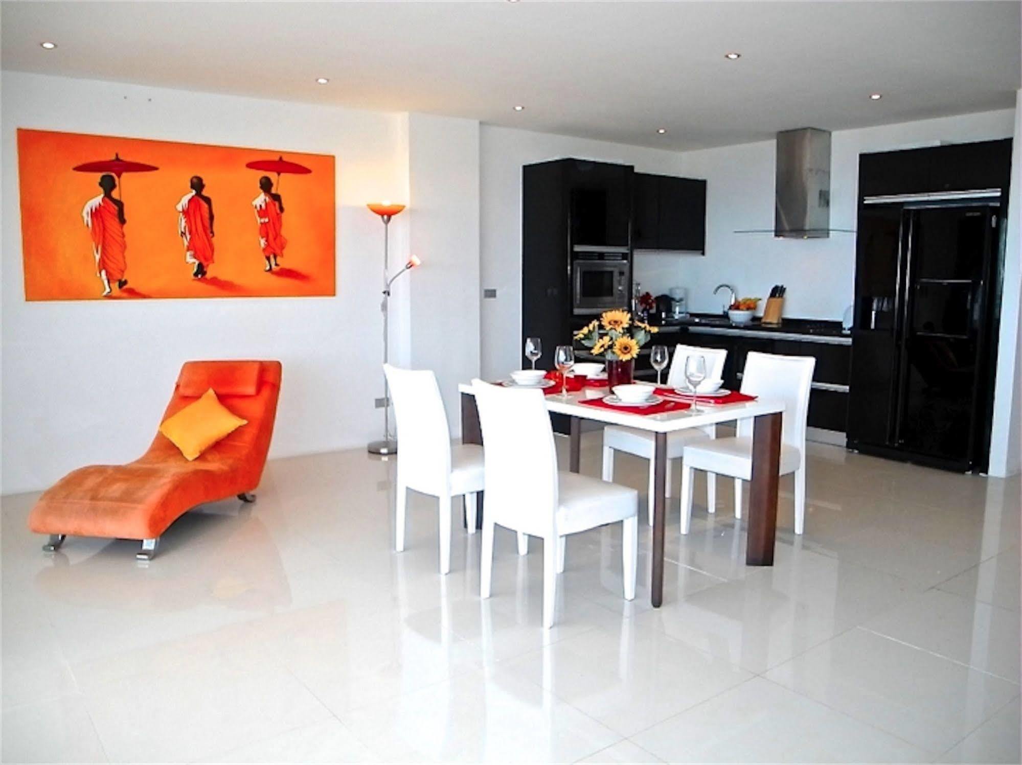 Sunset Plaza By Resava Apartment