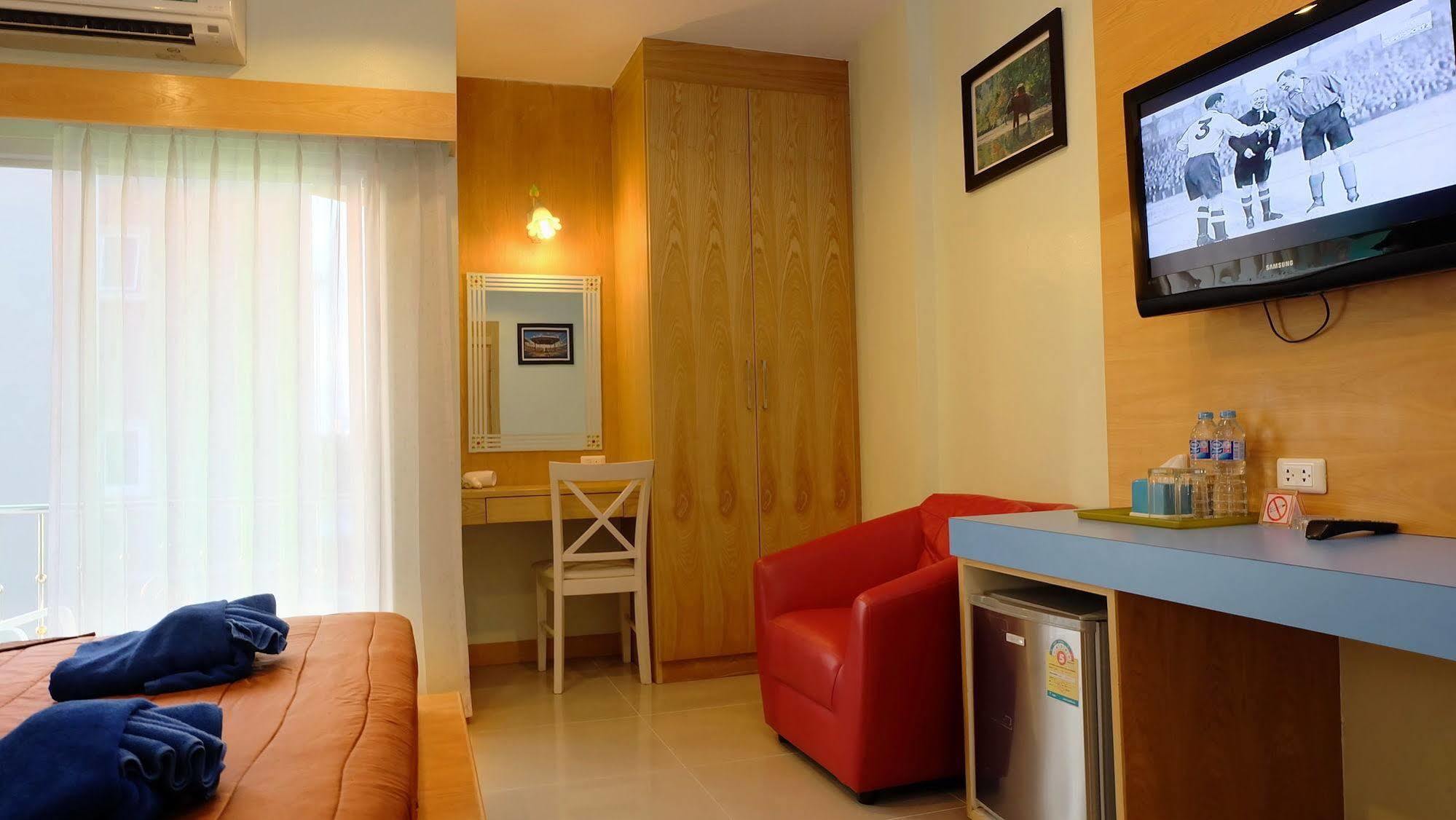 Eyes Hotel Patong