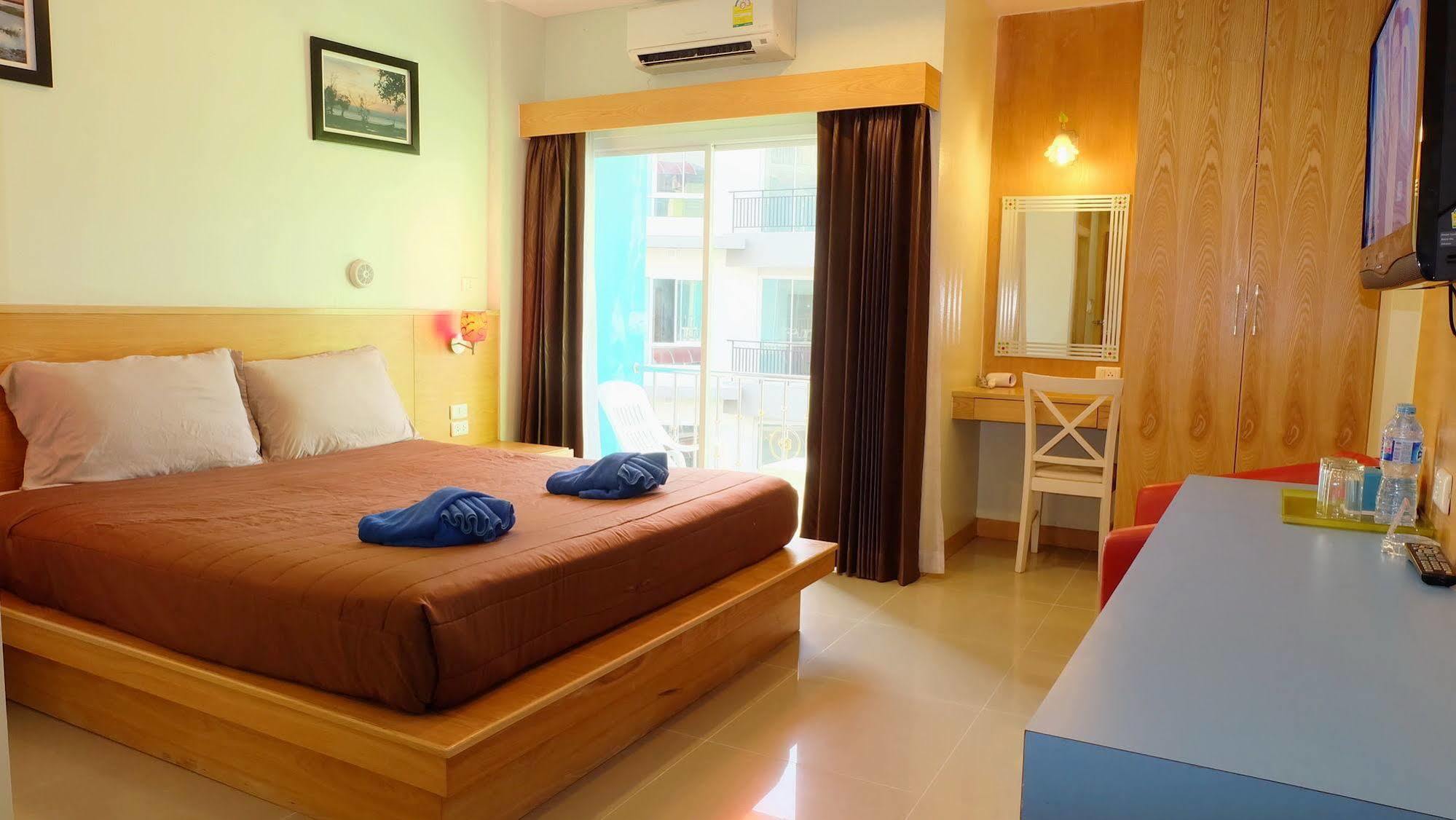Eyes Hotel 3*