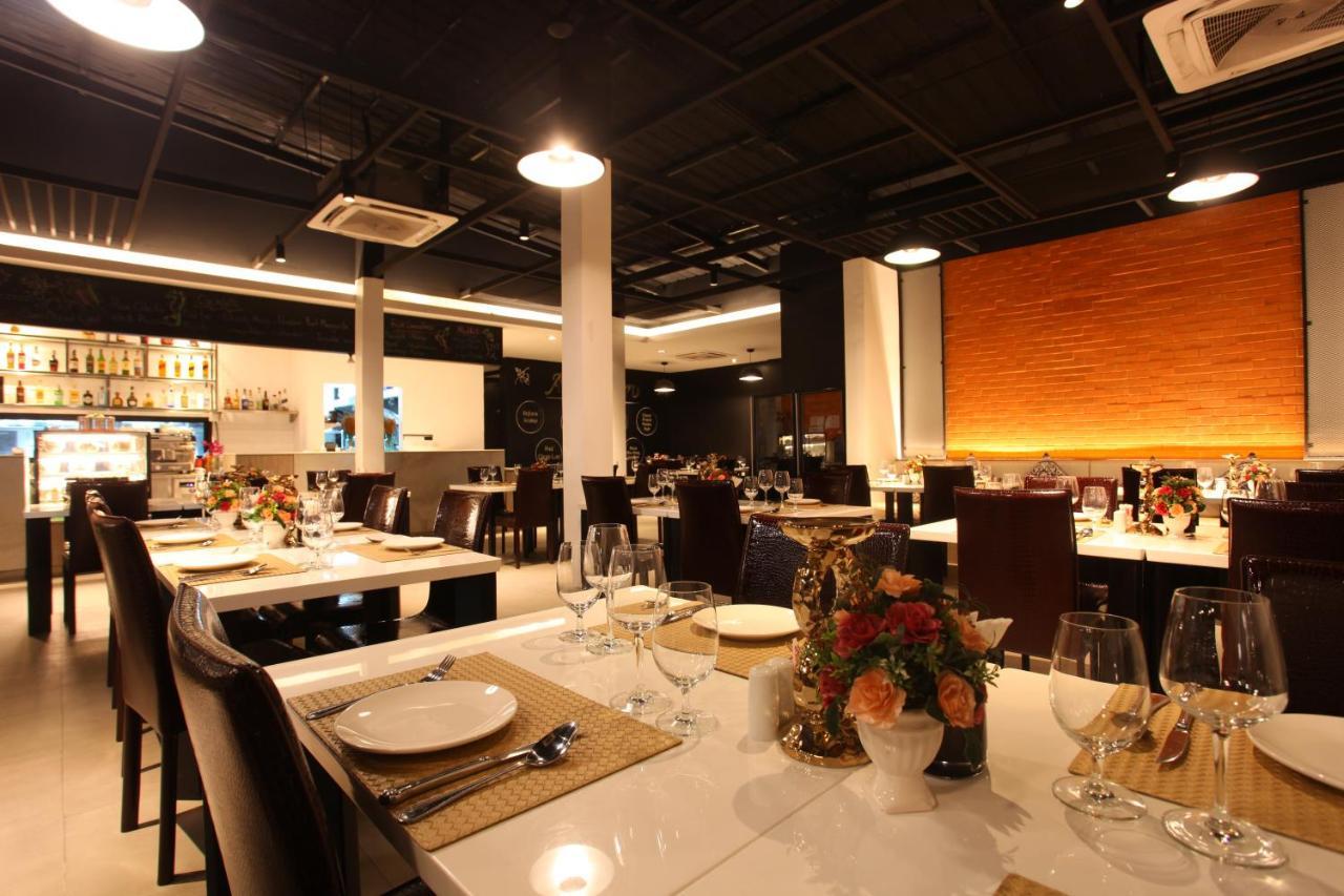 Aparthotel The Aristo By Holy Cow, 4-br Loft, 150 M2, Pool View Surin Beach (Phuket)