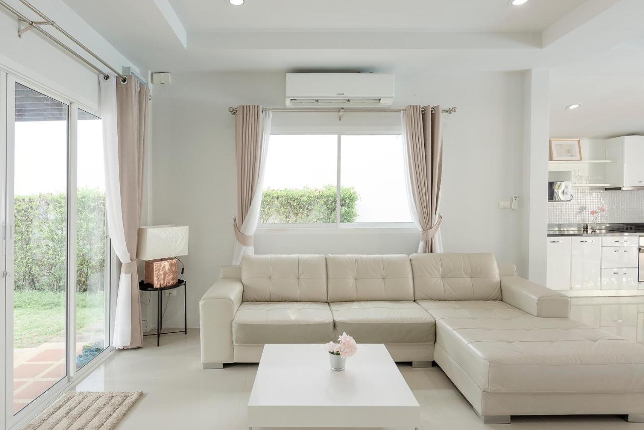 Baan Promphun Pool By Bv Si Sunthon