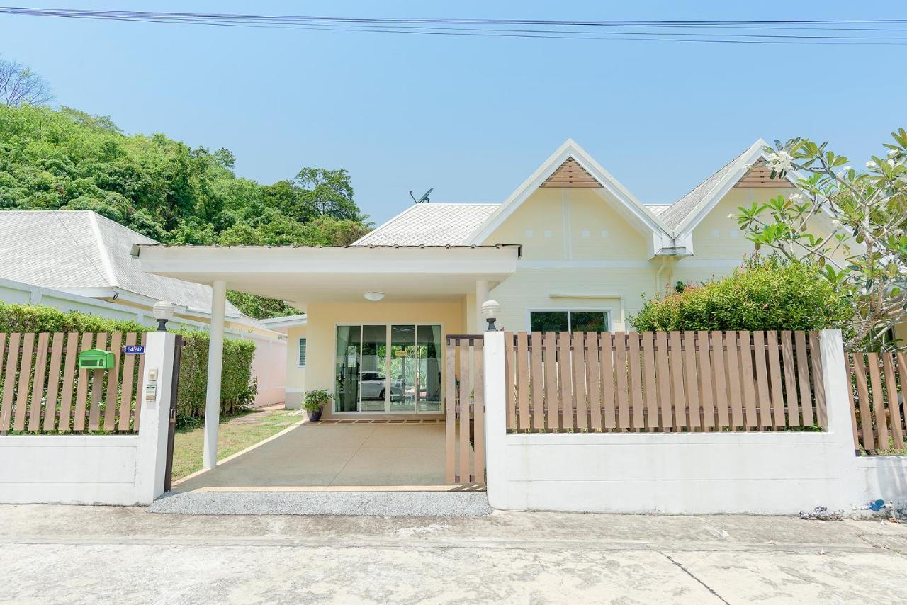 Baan Promphun Pool By Bv Villa Si Sunthon