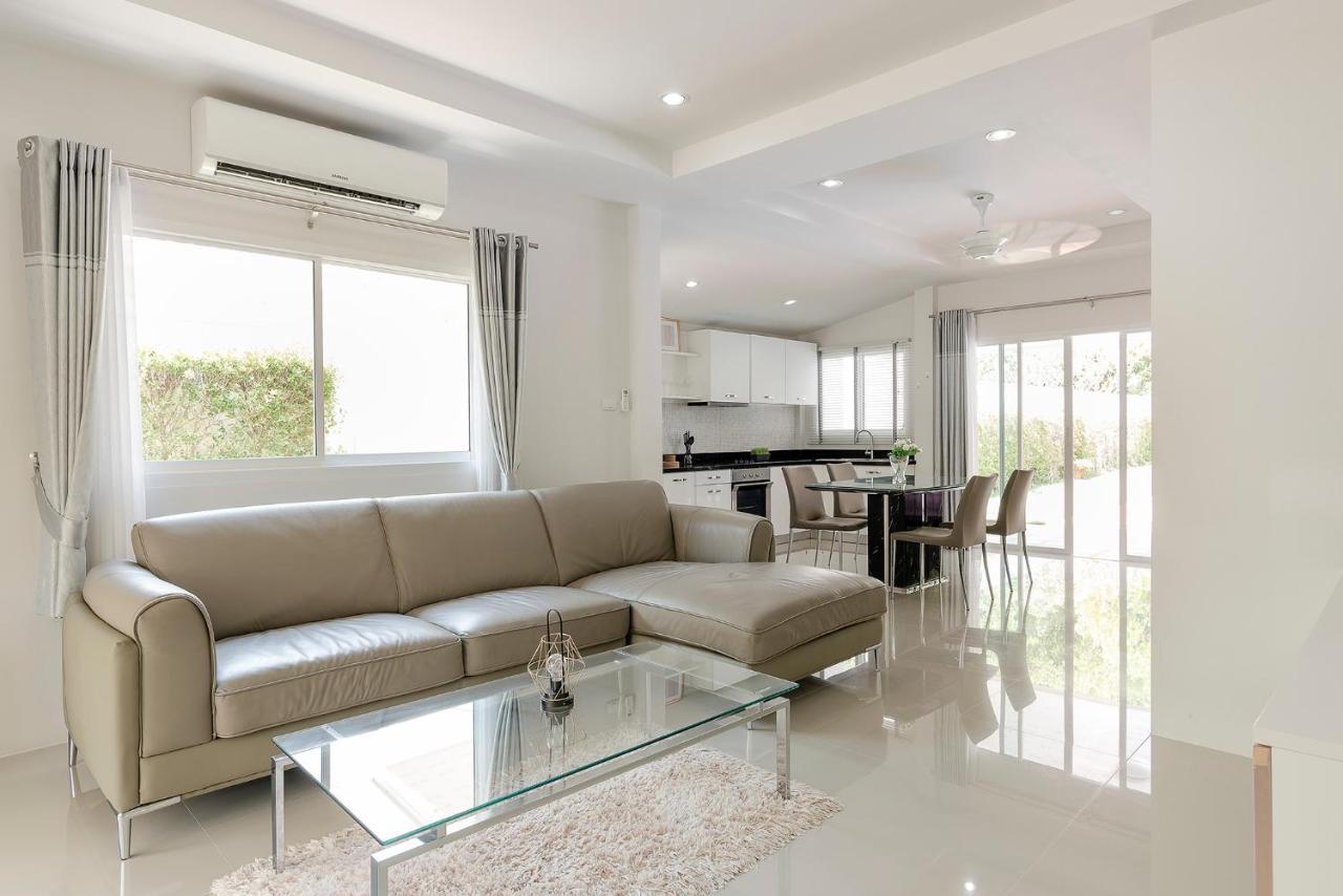 Baan Promphun Pool By Bv