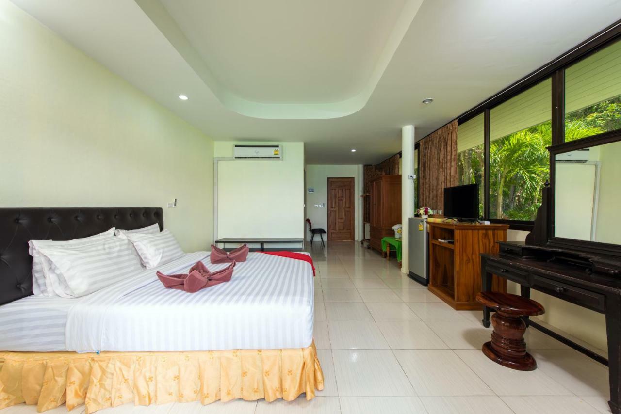 Baan Hill Phuket 3*