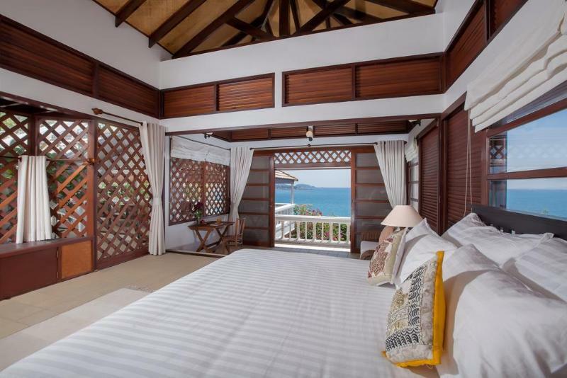 Baan Khunying Secluded Phuket Beachfront Holiday home *