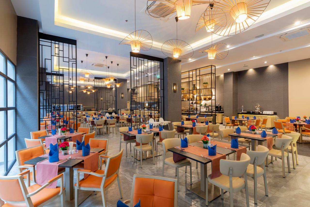 Woovo Phuket - Sha Extra Hotel 4*
