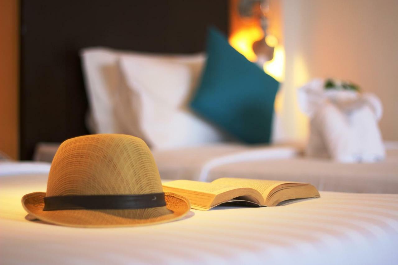 Seasons Naiharn Phuket Hotel 3*