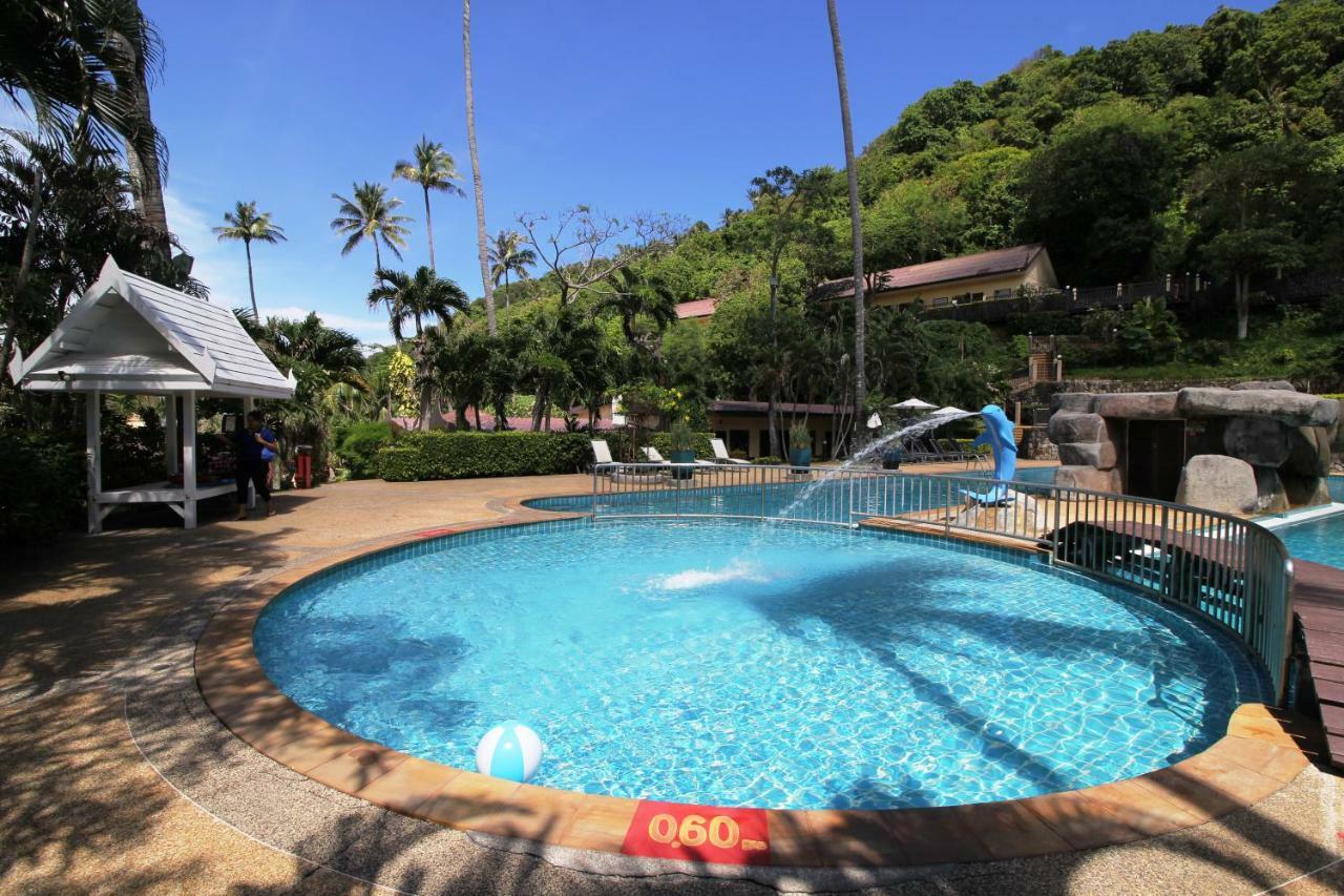 Seasons Naiharn Phuket Hotel