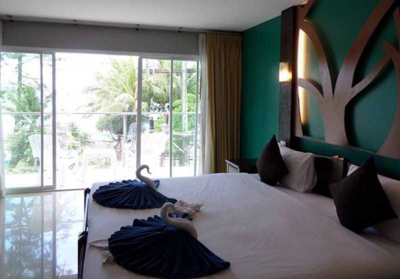 Time Out Beachfront Hotel