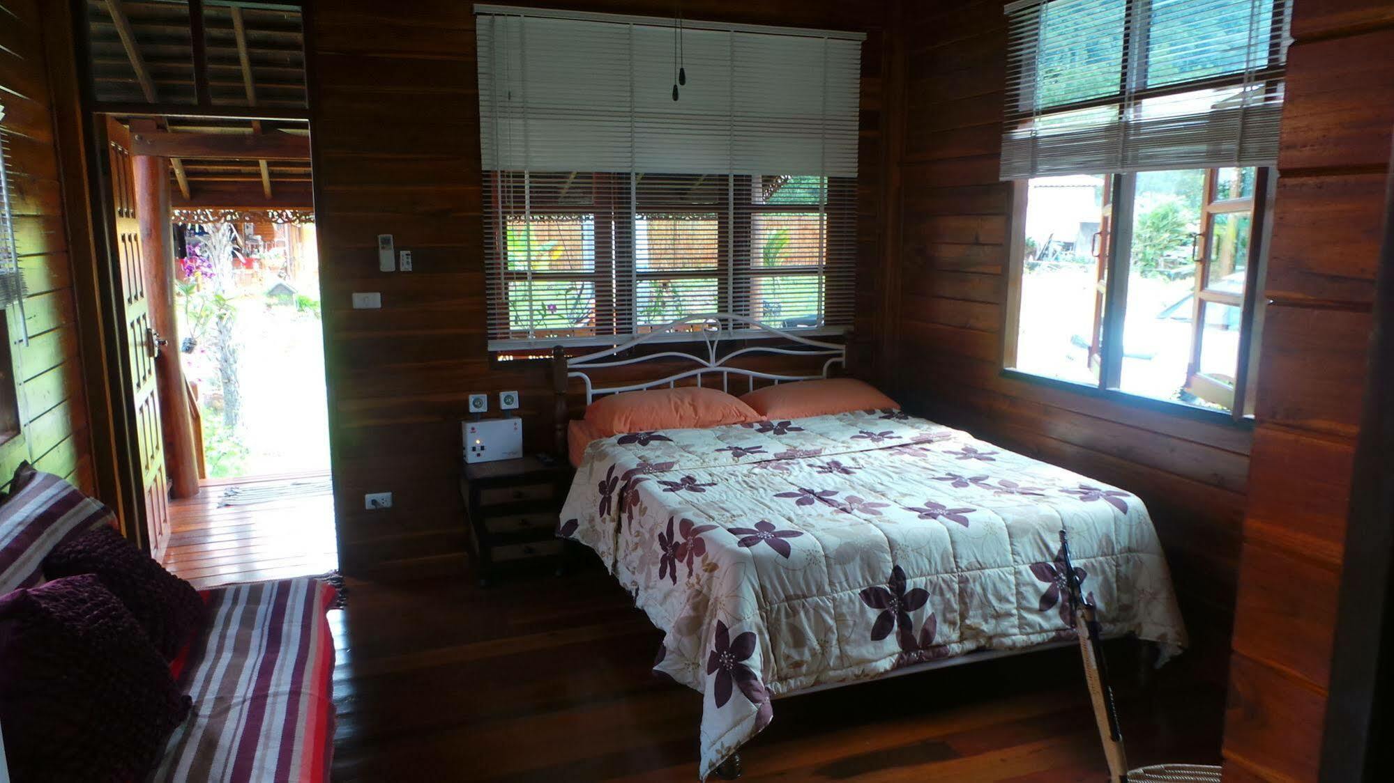 Golden Teak Baan Sapparot