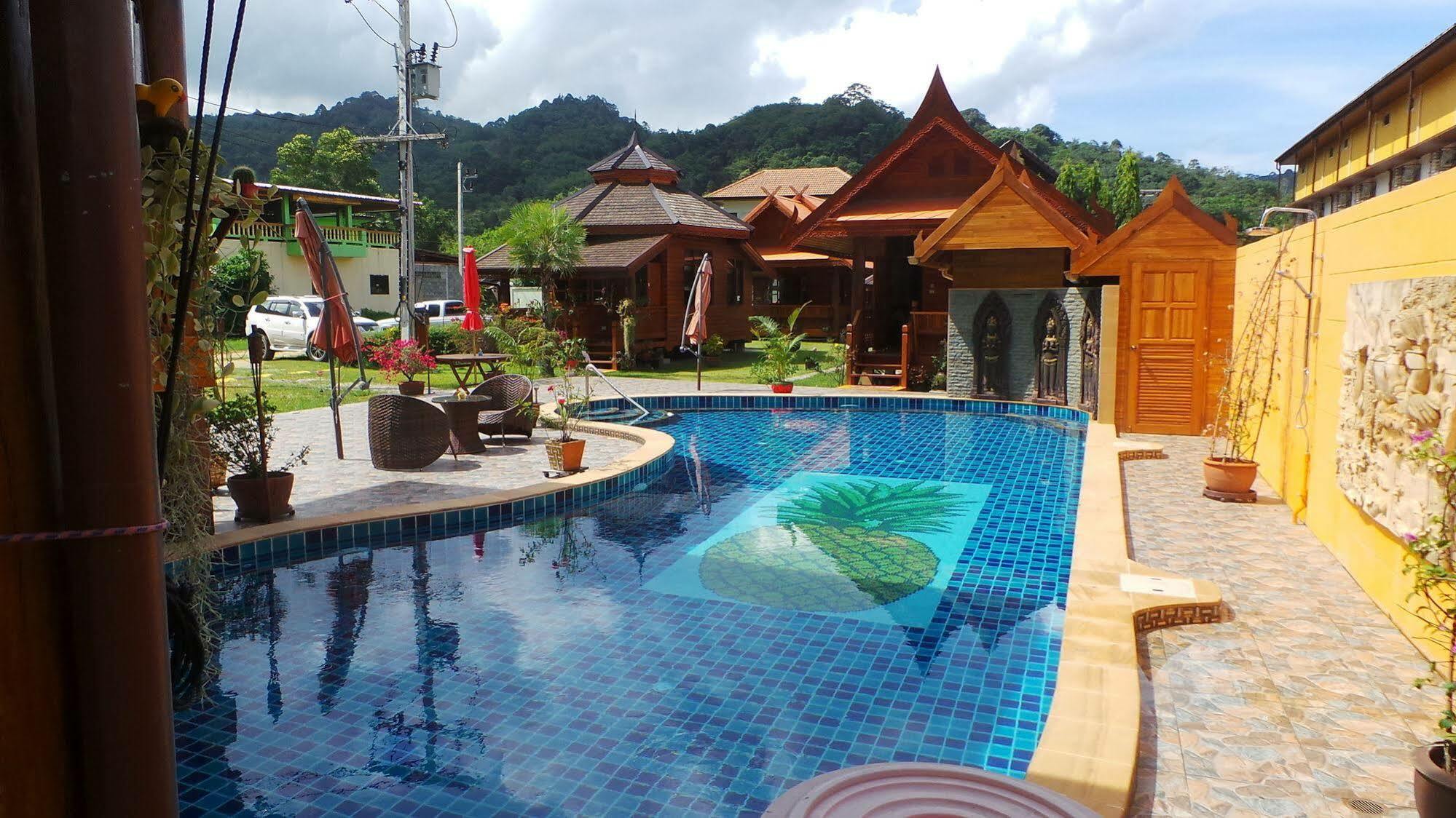 Golden Teak Baan Sapparot