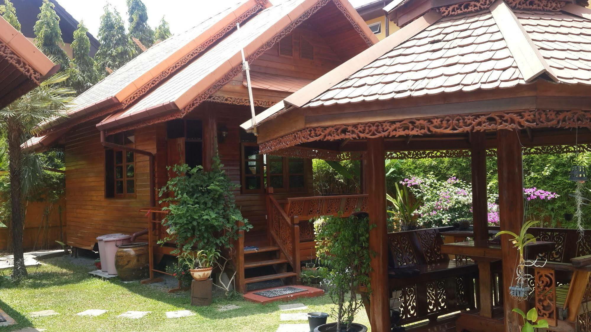 Golden Teak Baan Sapparot