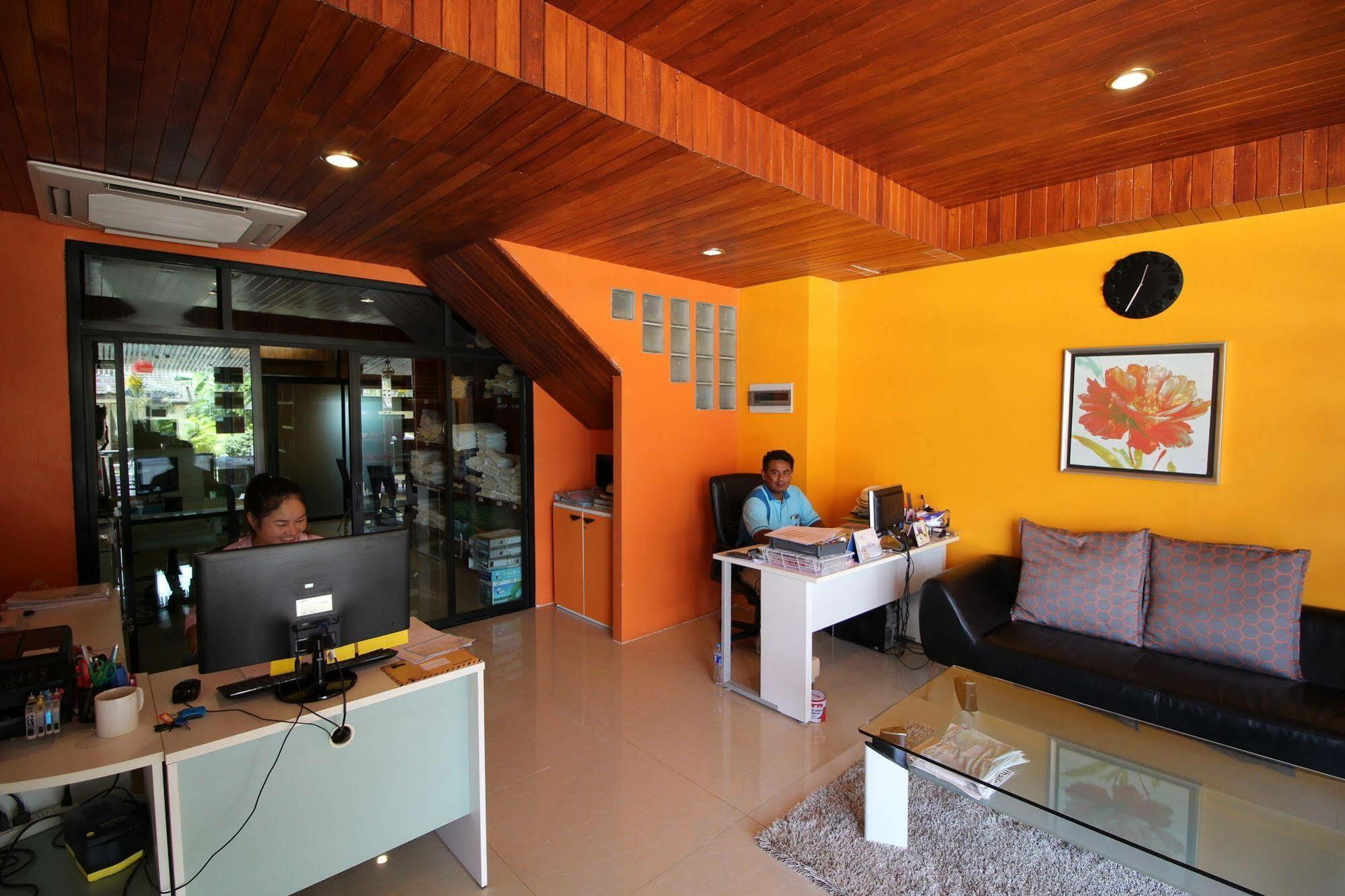 High So Low Cost Aparthotel Hotel 2*