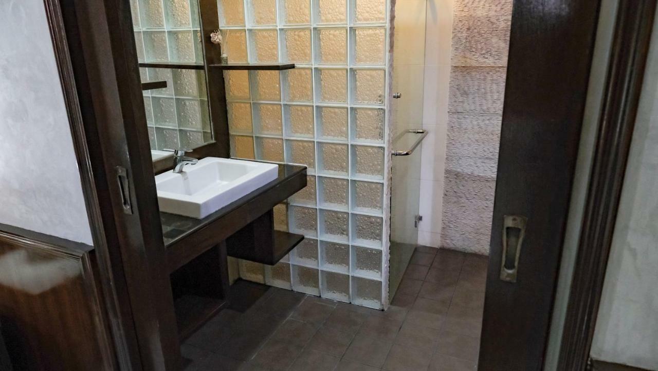 Ebs Phuket Hostel Hostel