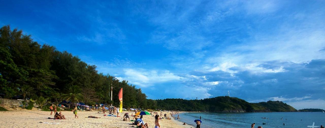 Seasons Naiharn Phuket Hotel