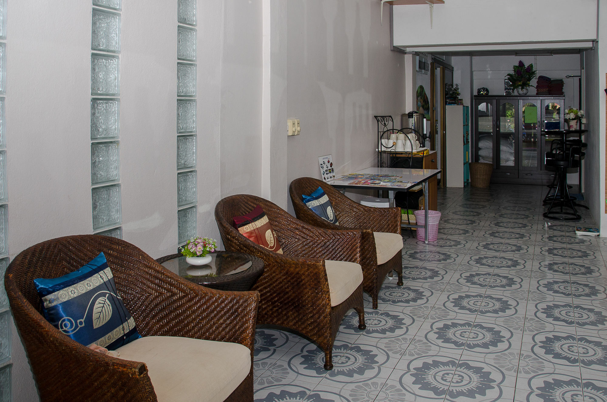 Allstar Guest house Karon