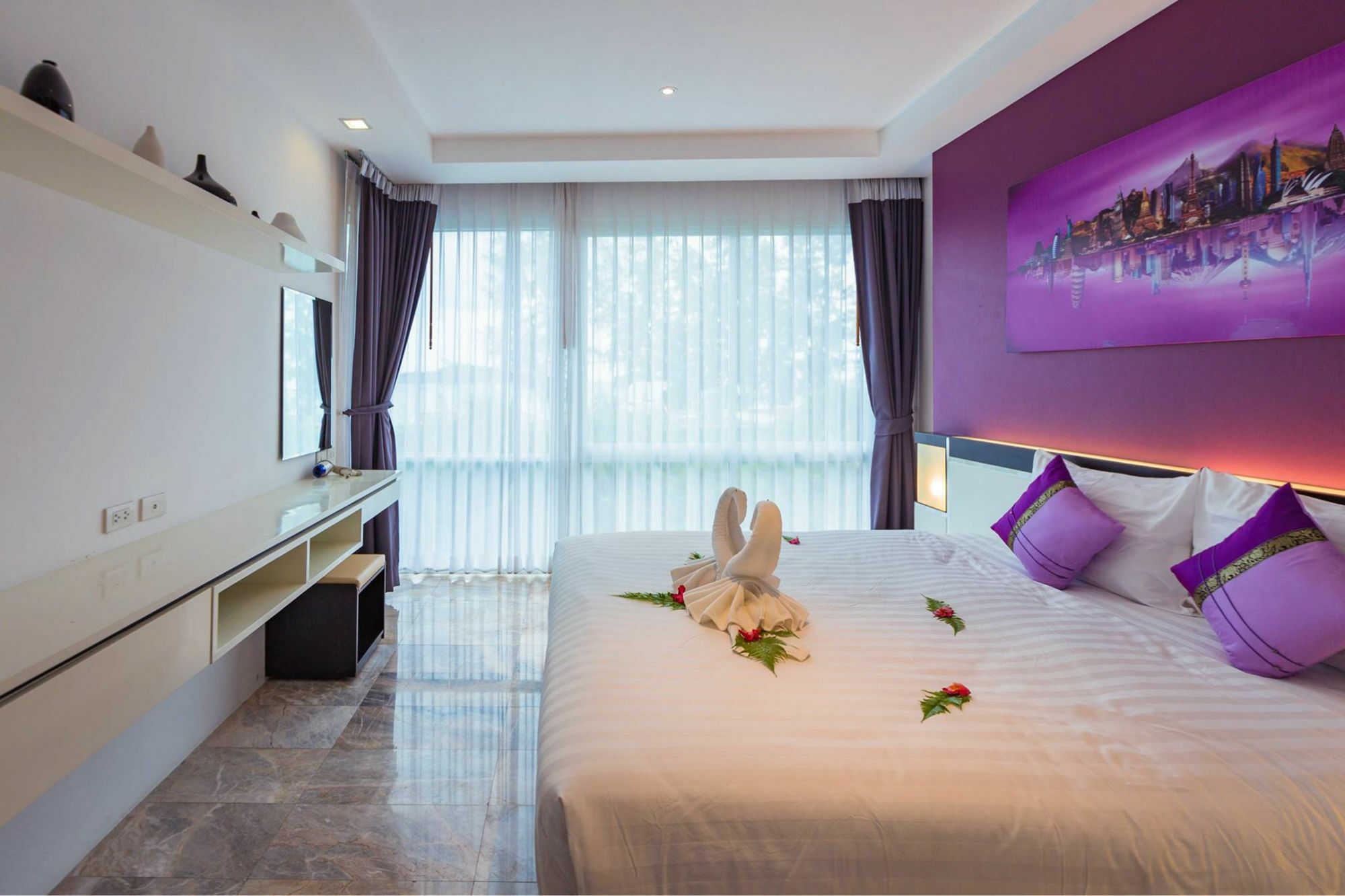 Phuket Seaview Resotel 4*