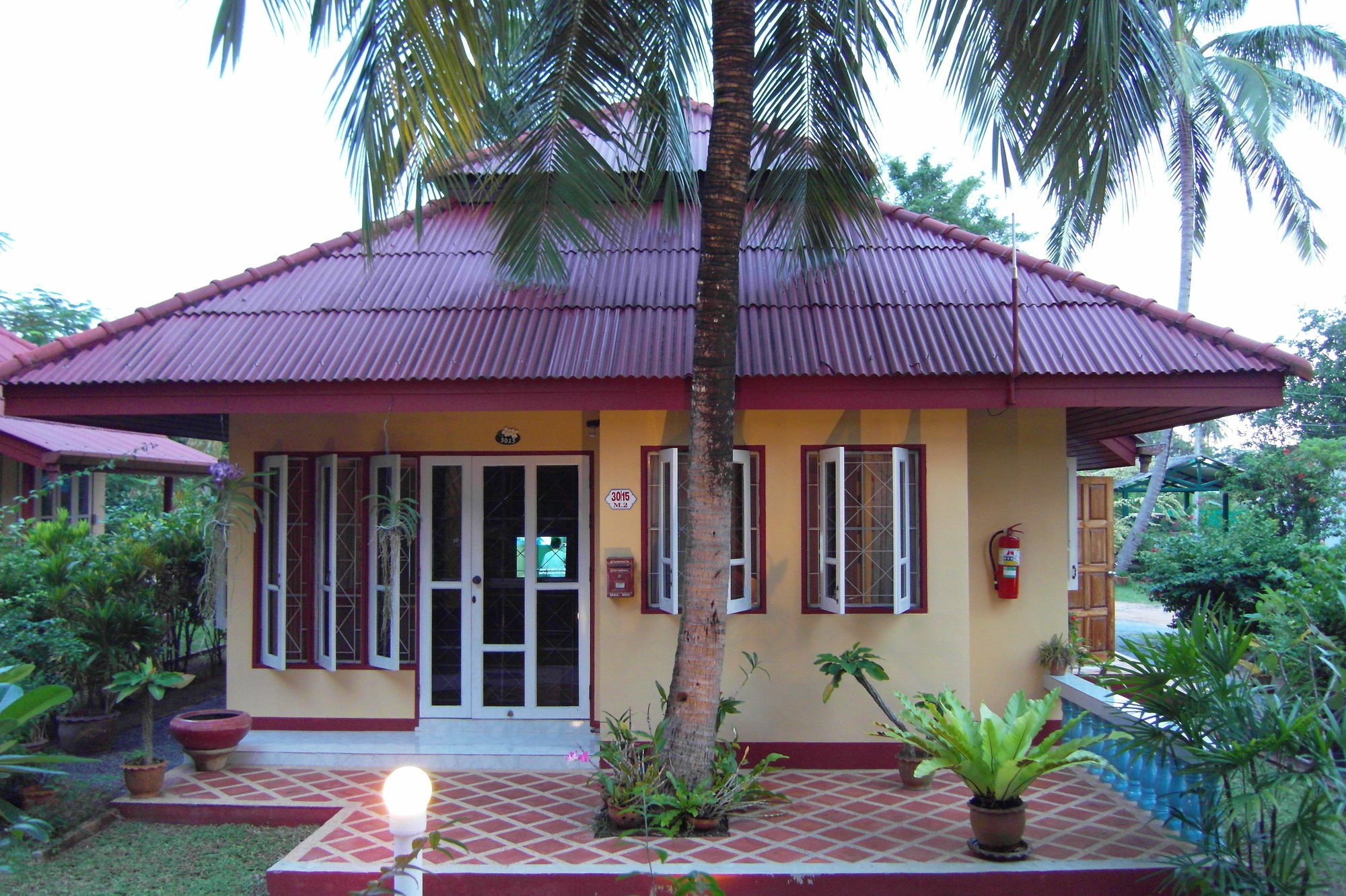 Palm Village 3*