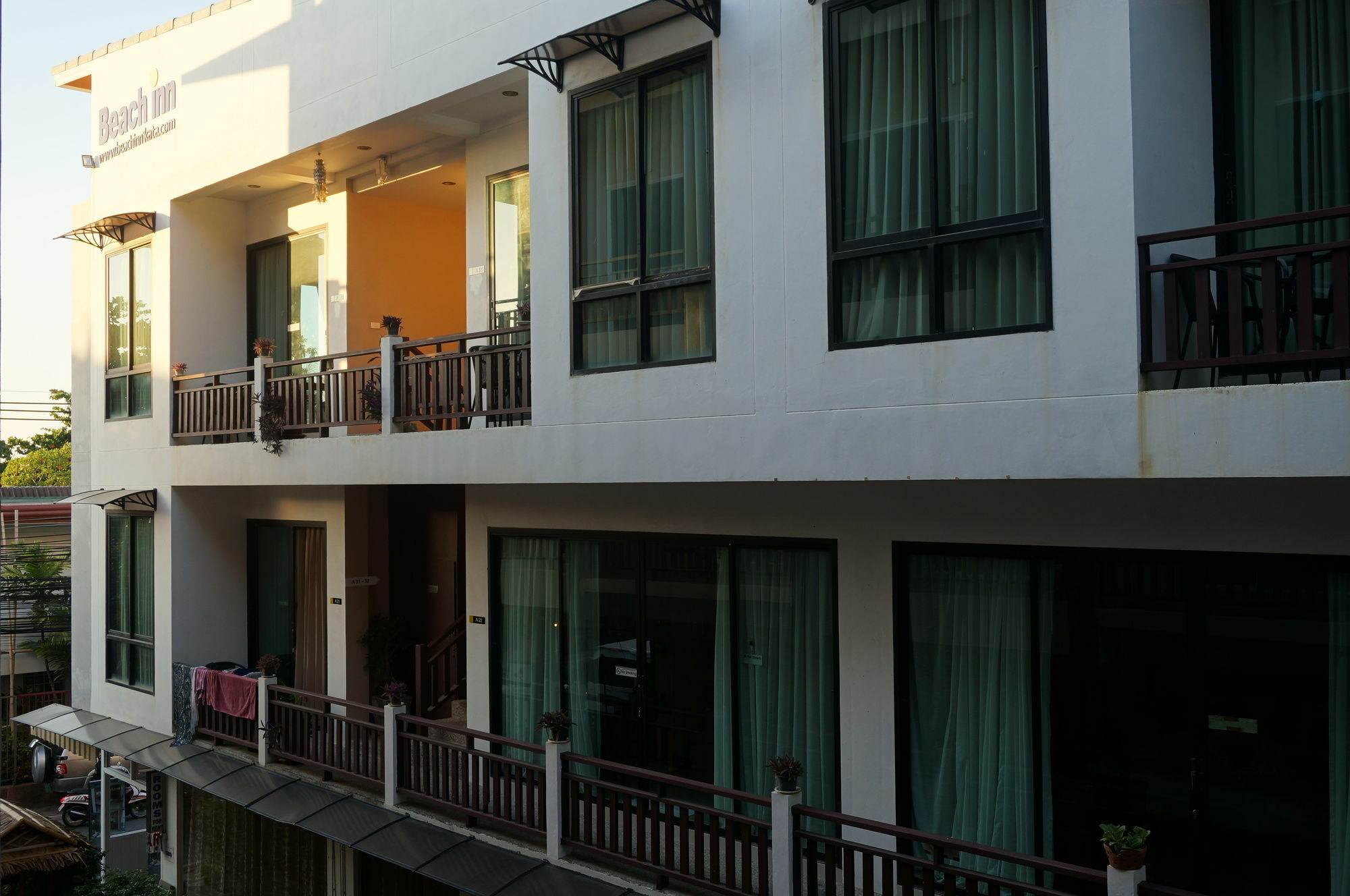 Kata Beachwalk And Hotel 3*