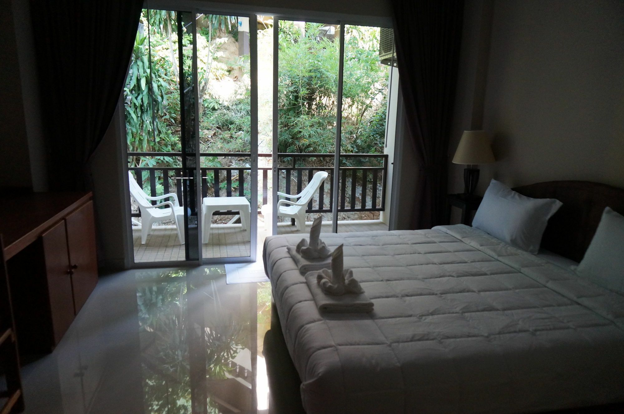 Kata Beachwalk And Hotel