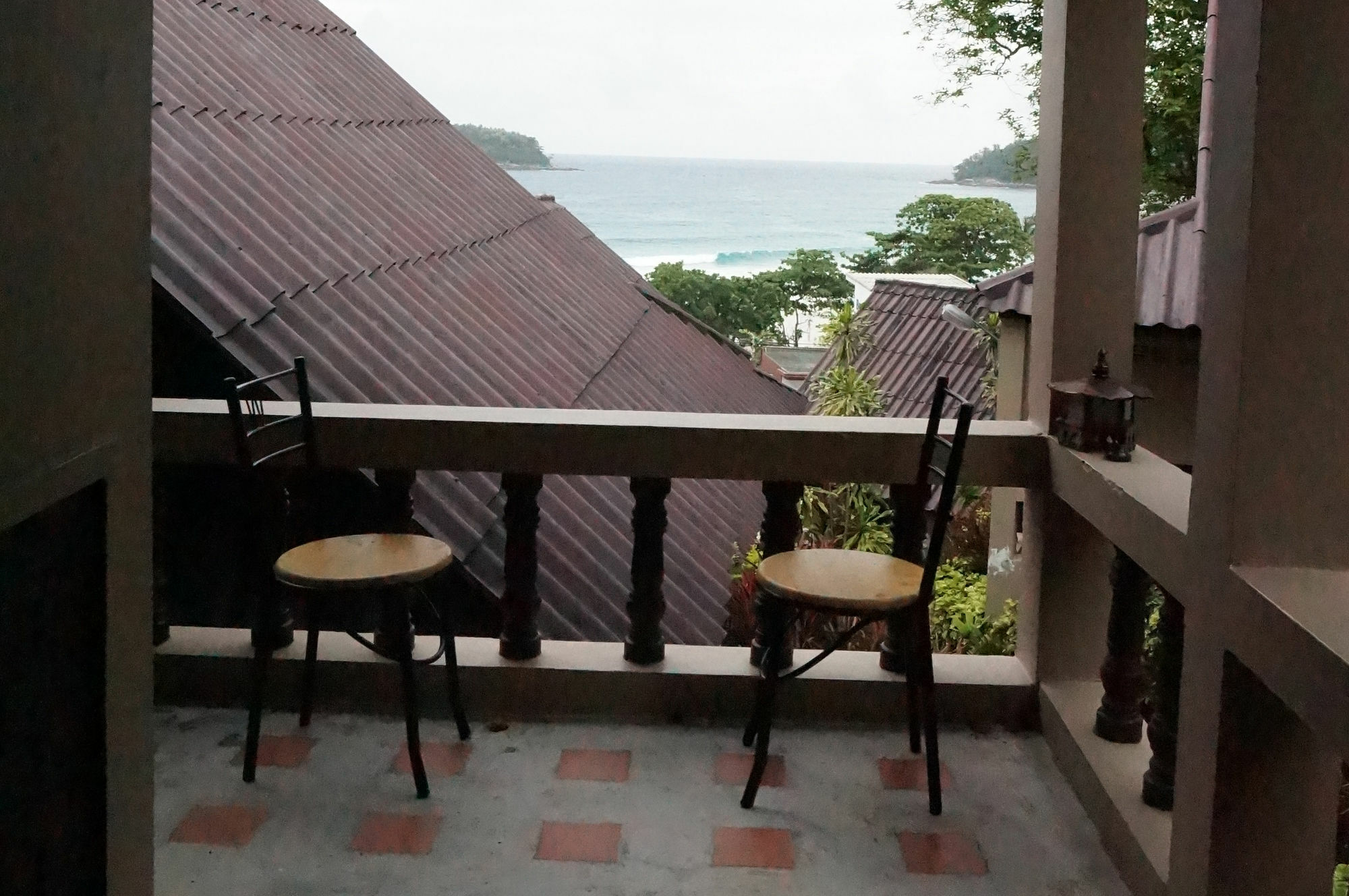 Kata Beachwalk And Hotel 3*