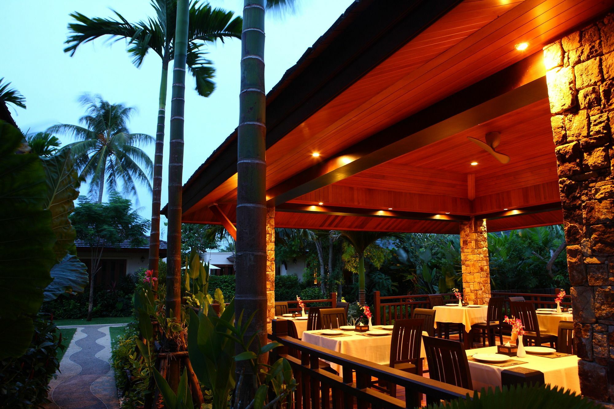 Pai Tan - Sha Extra Bang Tao Beach (Phuket)