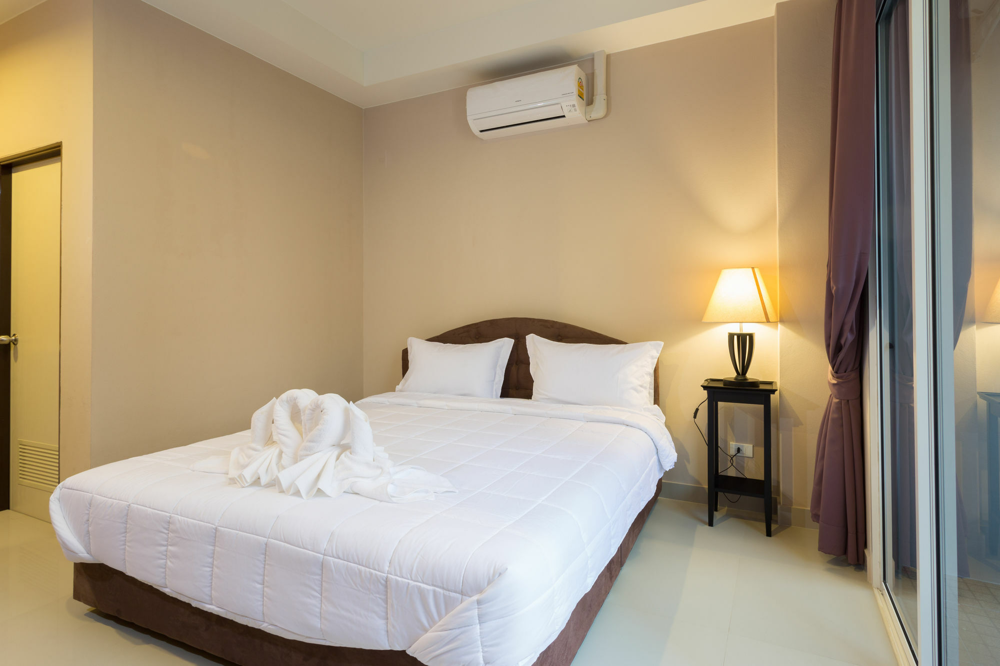 Kata Beachwalk And Hotel