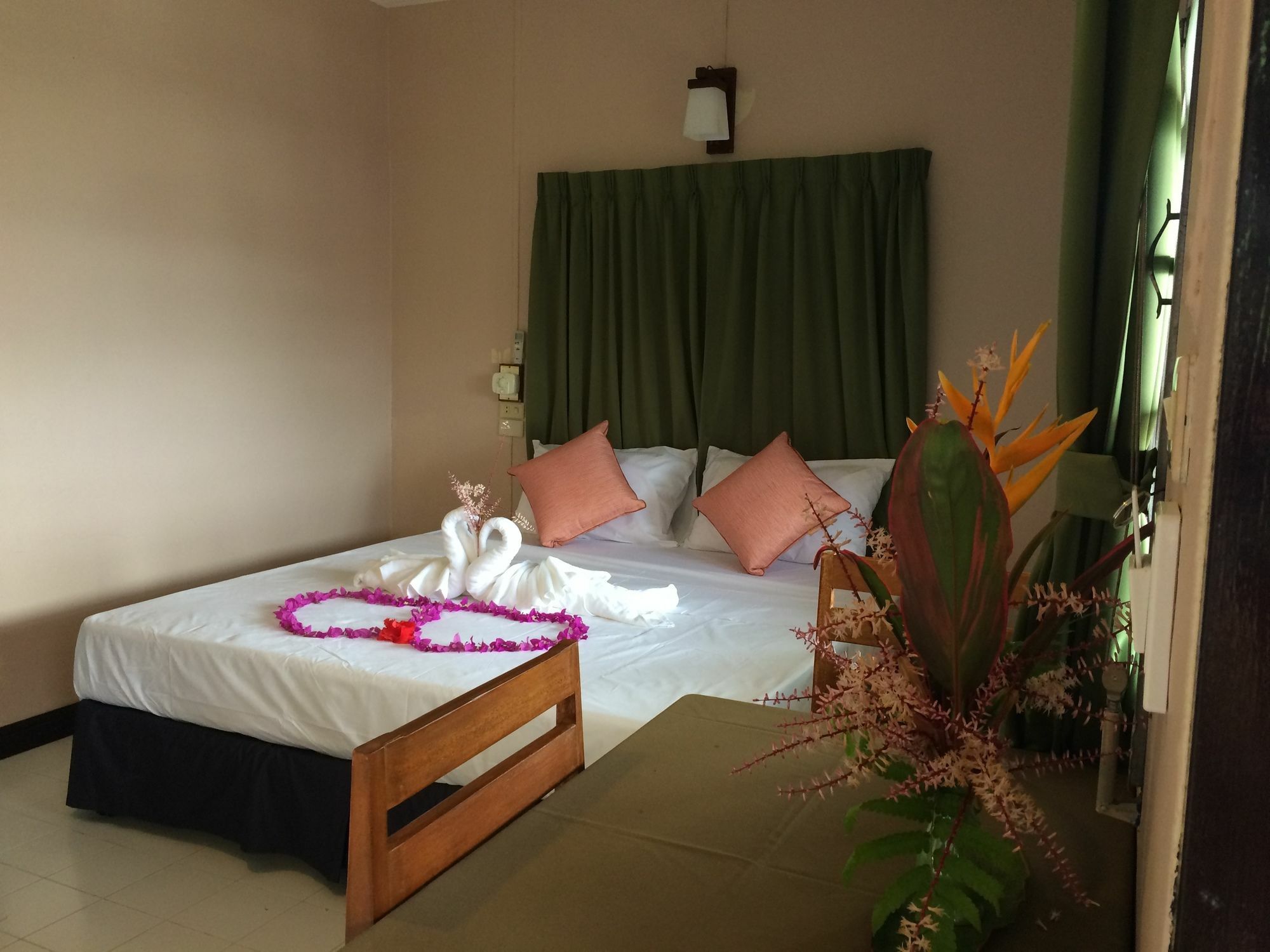Kata Beachwalk And Hotel