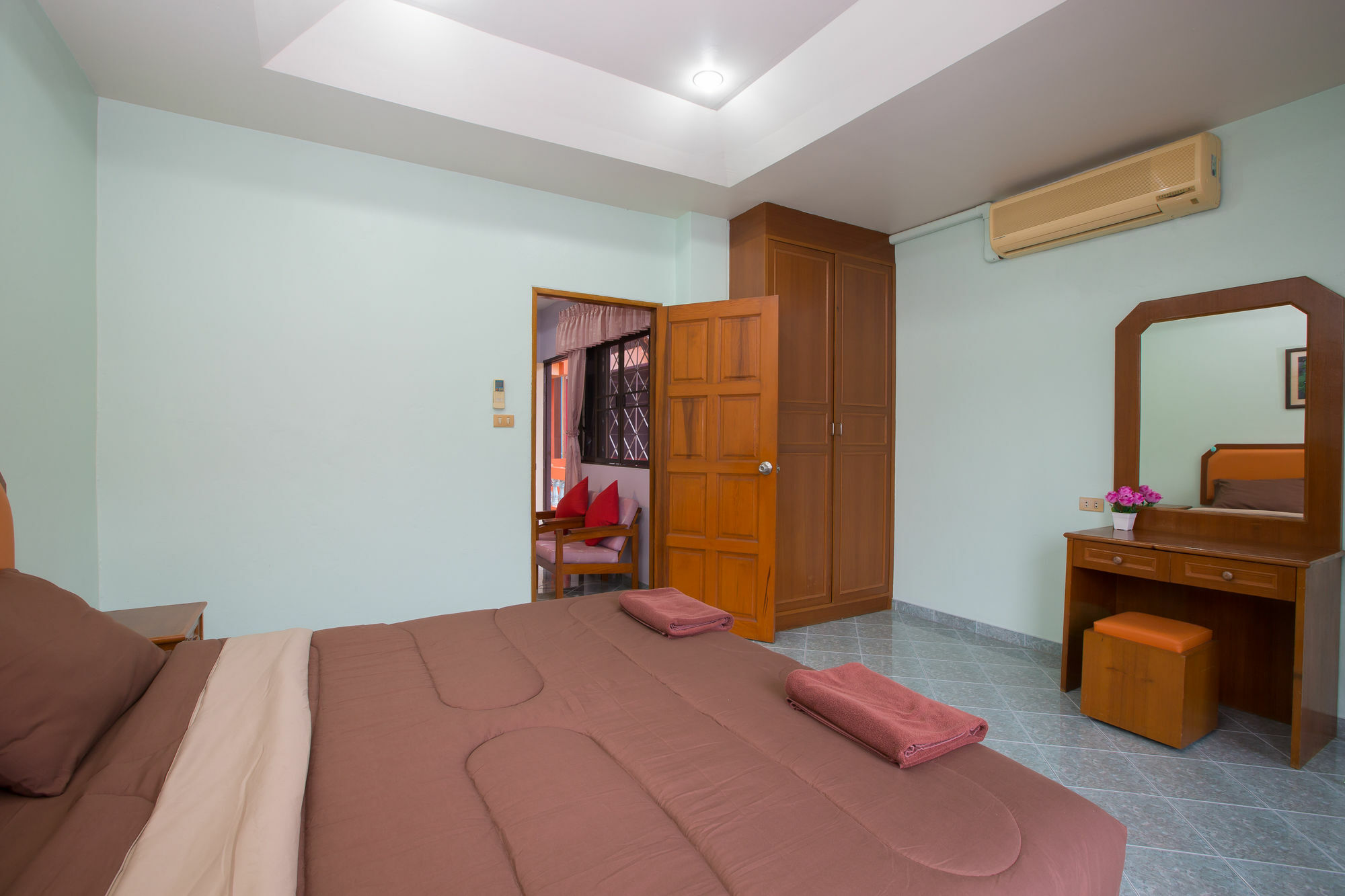 Chusri Aparthotel Patong
