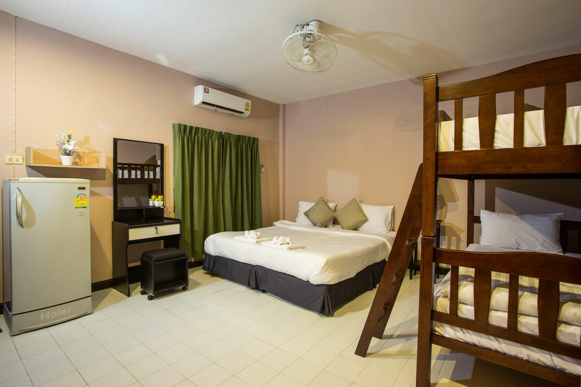Hotel Kata Beachwalk And 3*