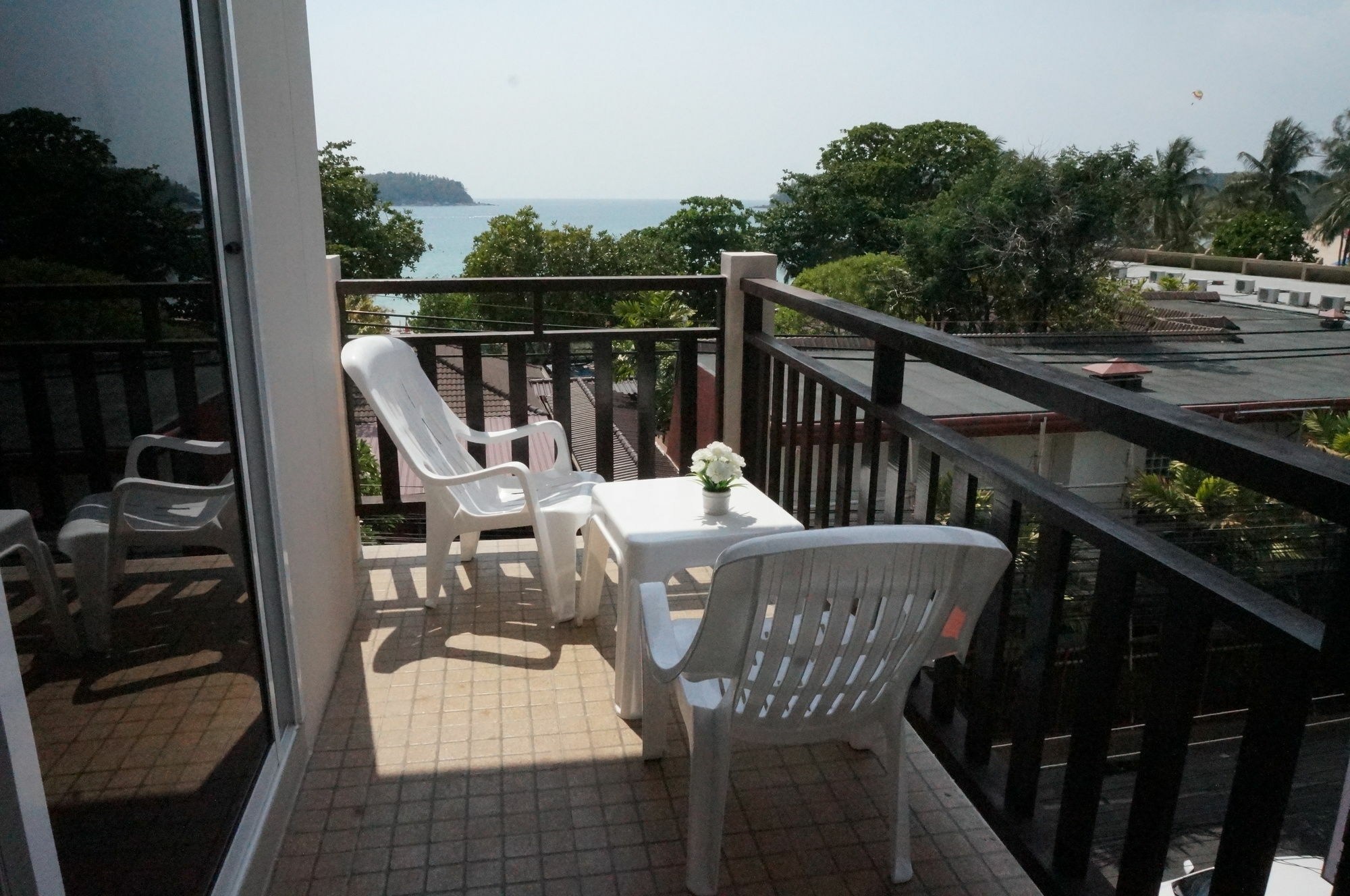 Kata Beachwalk And Hotel