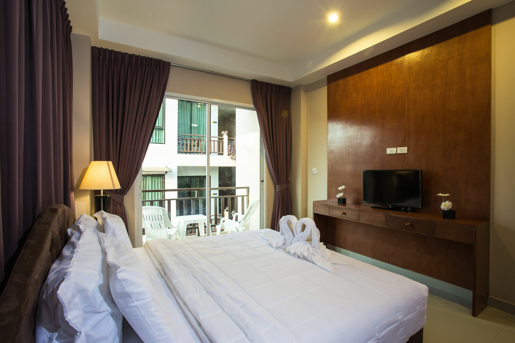 Hotel Kata Beachwalk And Kata Beach (Phuket)