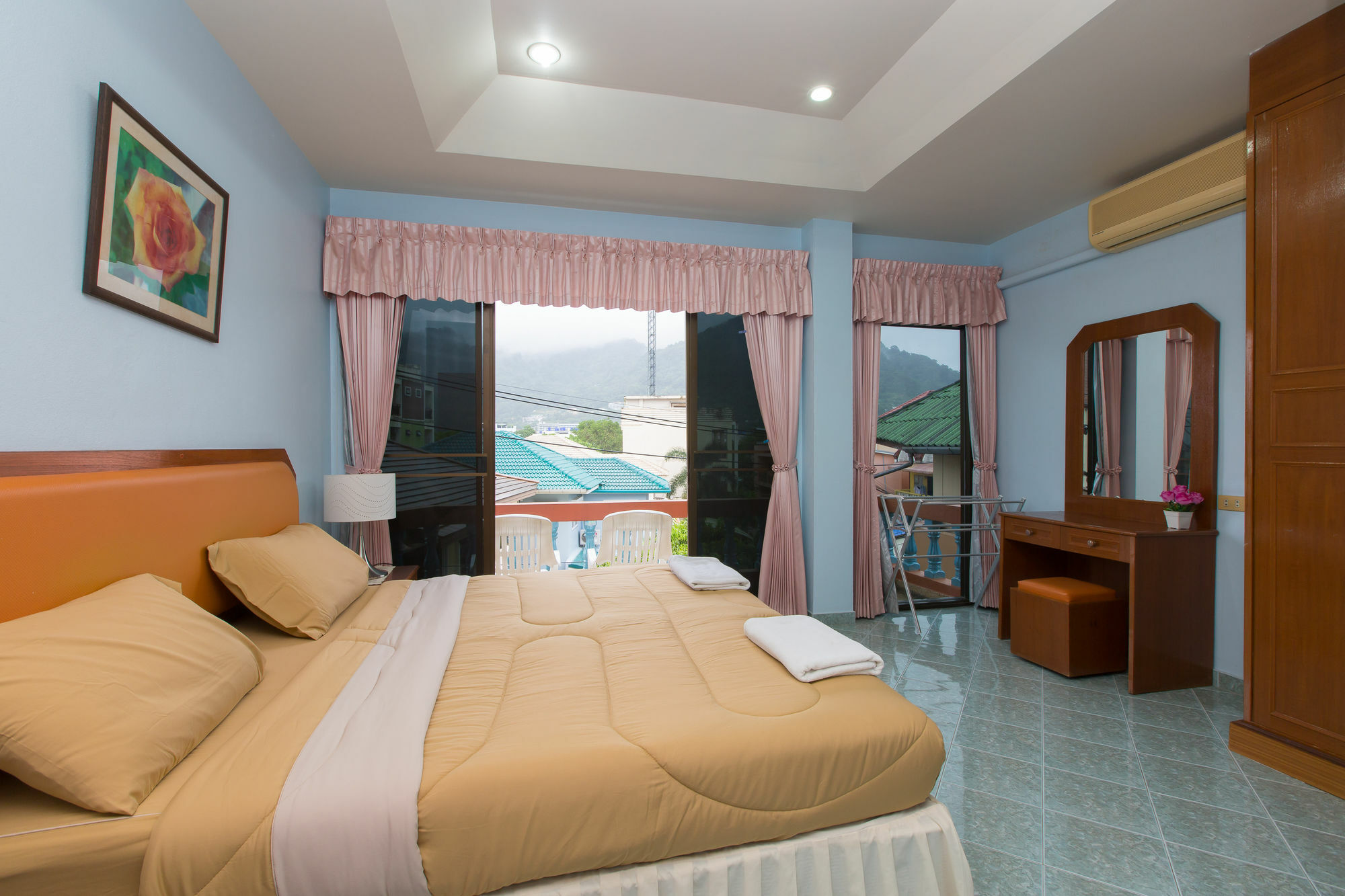 Aparthotel Chusri 3*