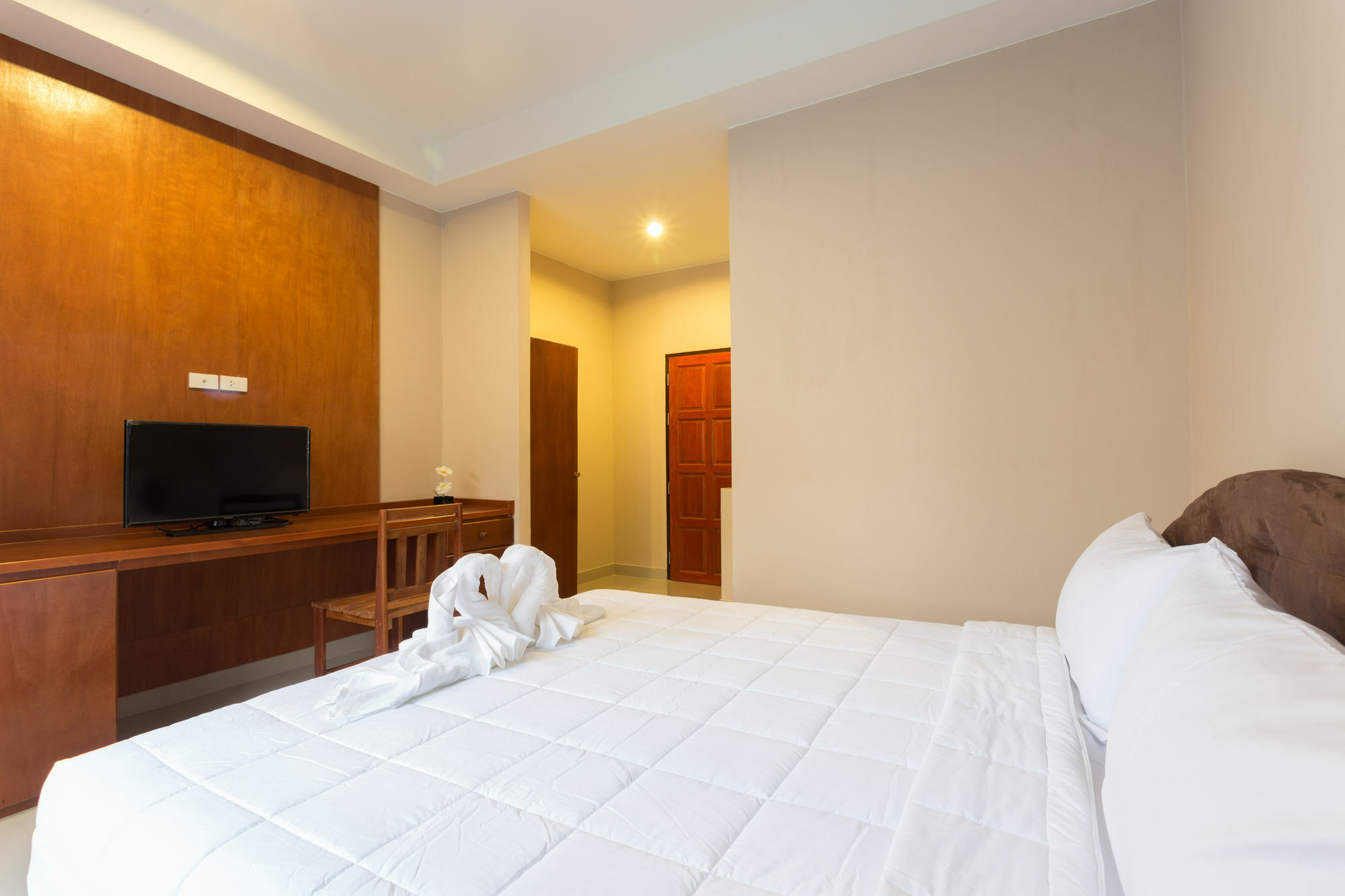 Kata Beachwalk And Kata Beach (Phuket)