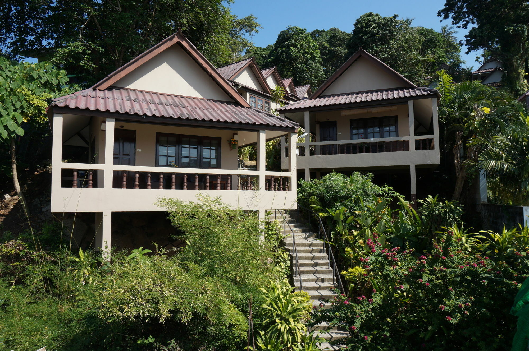 Kata Beachwalk And Hotel Kata Beach (Phuket)