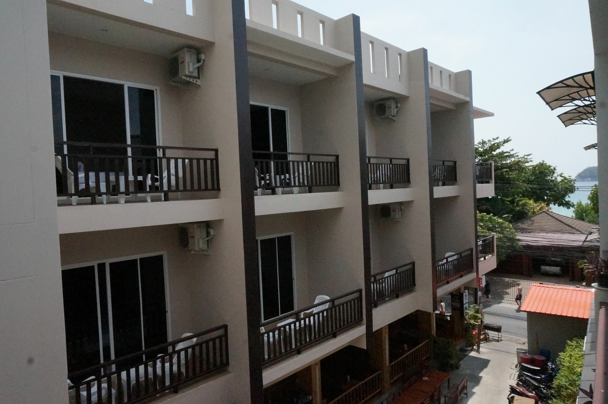 Hotel Kata Beachwalk And Kata Beach (Phuket)
