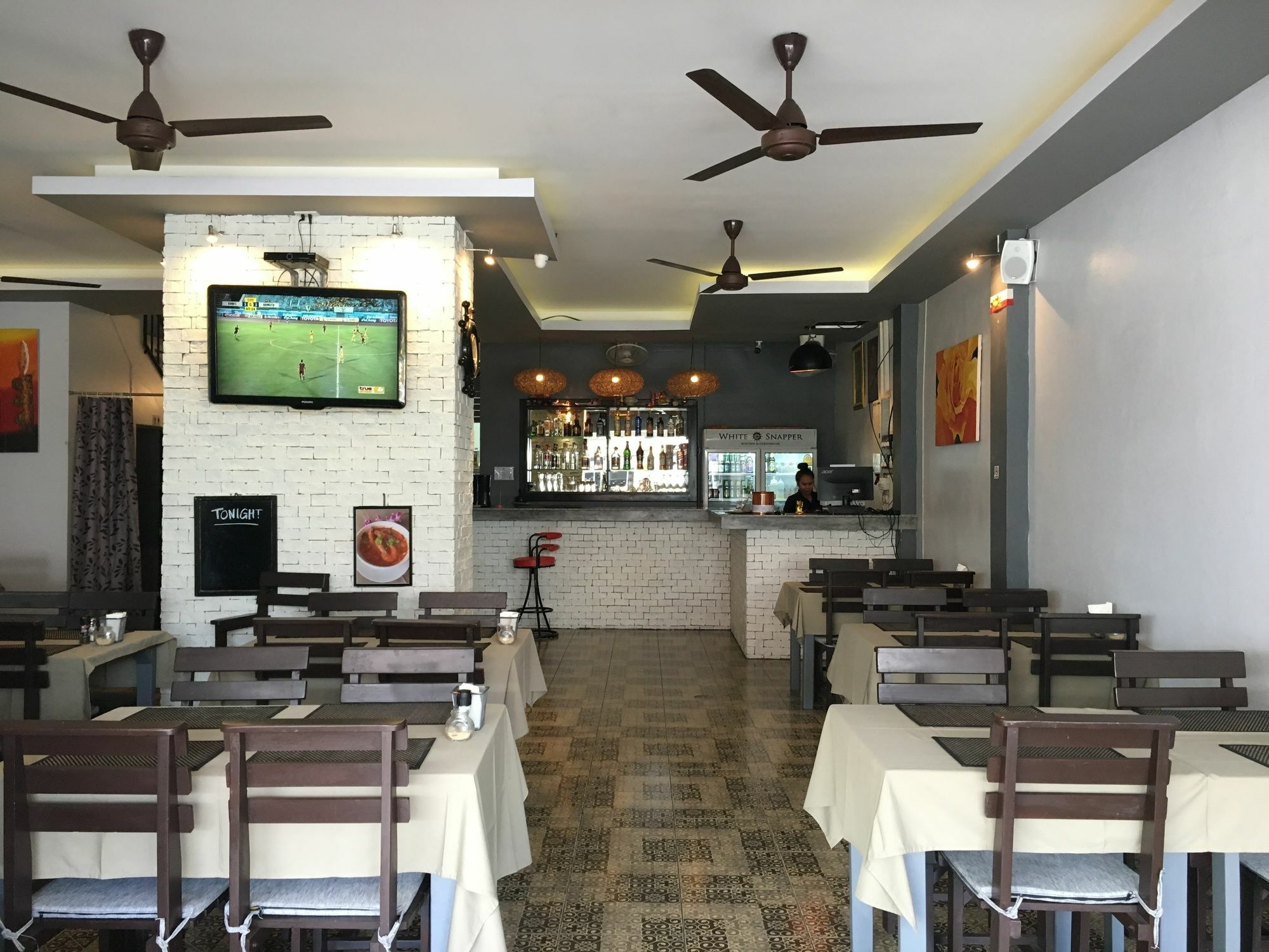 White Snapper Kitchen & House
