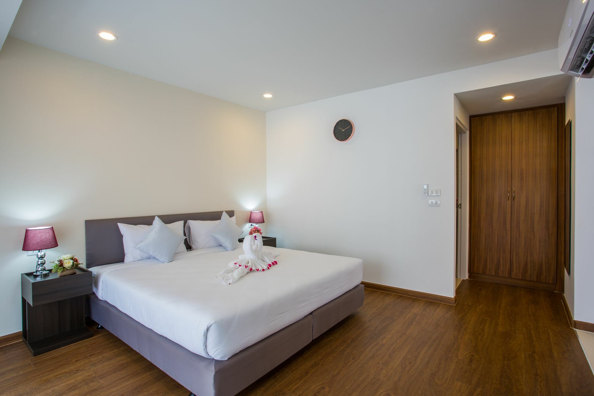 The & 3* Patong