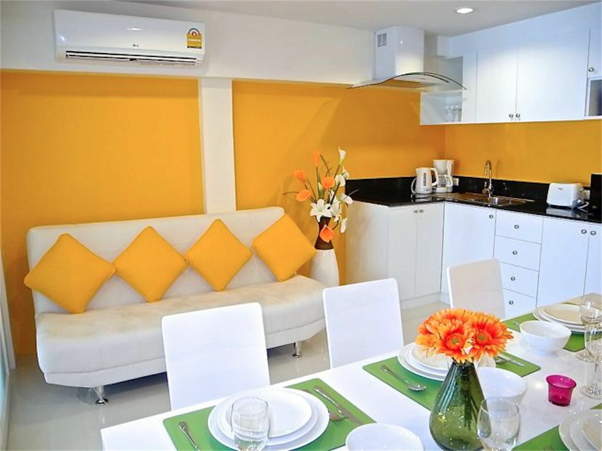 Plaza 1 Bedroom Modern *